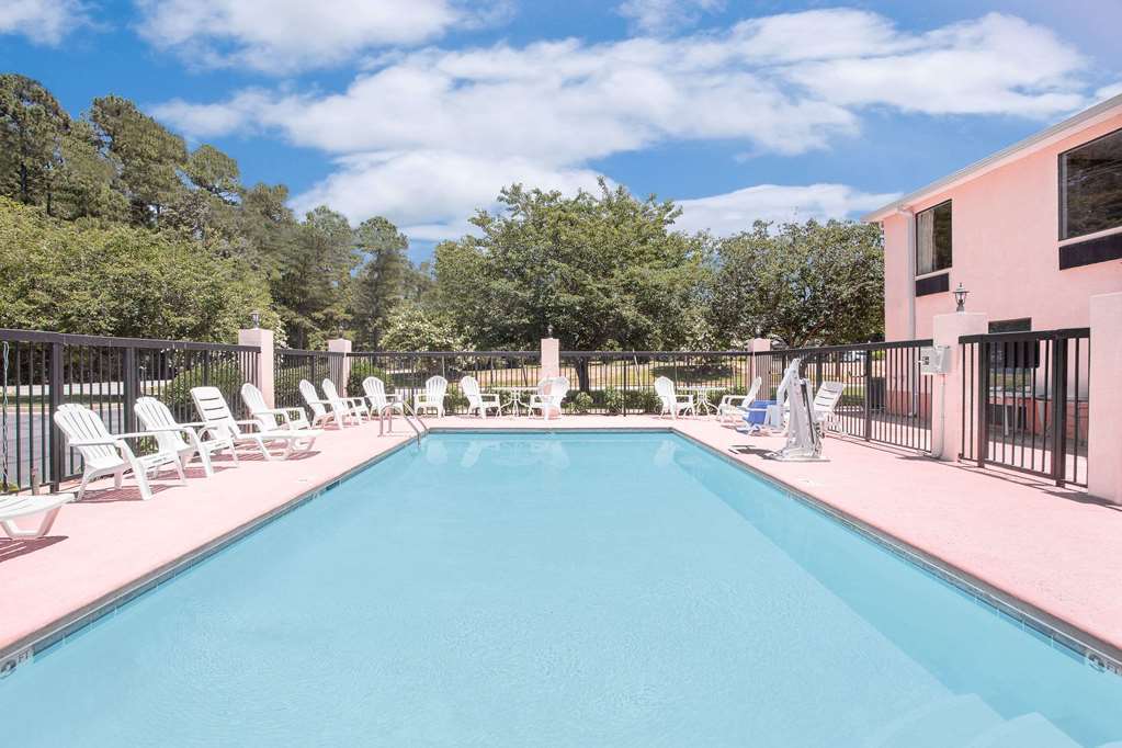 Gray Inn & Suites Екстер'єр фото